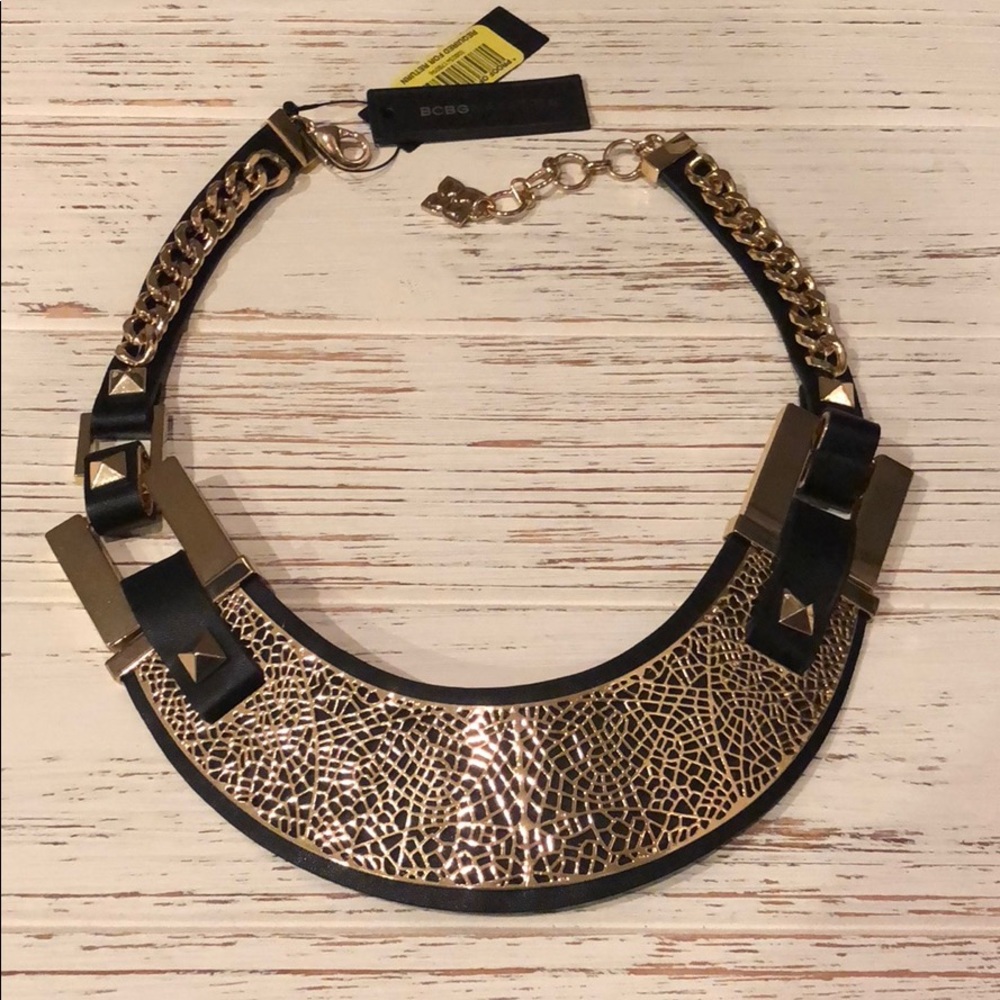 NWT BCBG Maxazria Collar Necklace